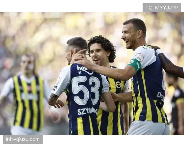 更衣室特写:德罗西赛后激情演讲,激励全队为欧冠资格战斗到最后 更衣室特写:德罗西赛后激情演讲,激励全队为欧冠资格战斗到最后